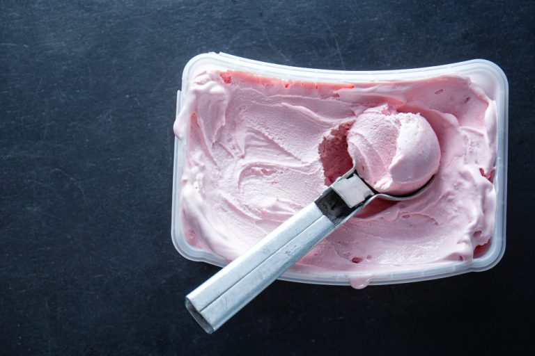 scoop gelato